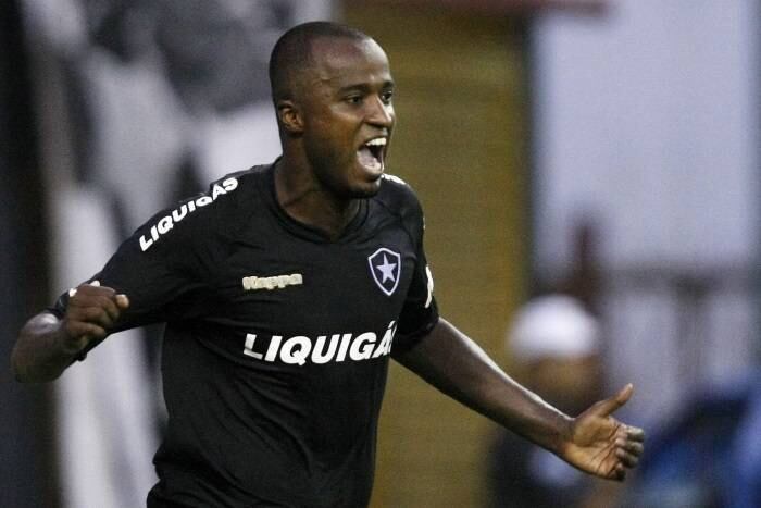 Reinaldo - Metropolitano (SC) 

Ex- Flamengo, São Paulo, Santos e Botafogo, o atacante Reinaldo jogará o Campeonato Catarinense pelo Metropolitano de Blumenau. Ele disputou a última Série B pelo Paraná