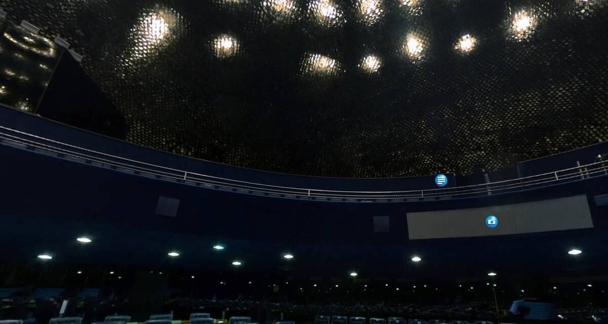 Em volta e acima da parte onde ficam os senadores, há as galerias, destinadas aos cidadãos que desejem assistir às sessões