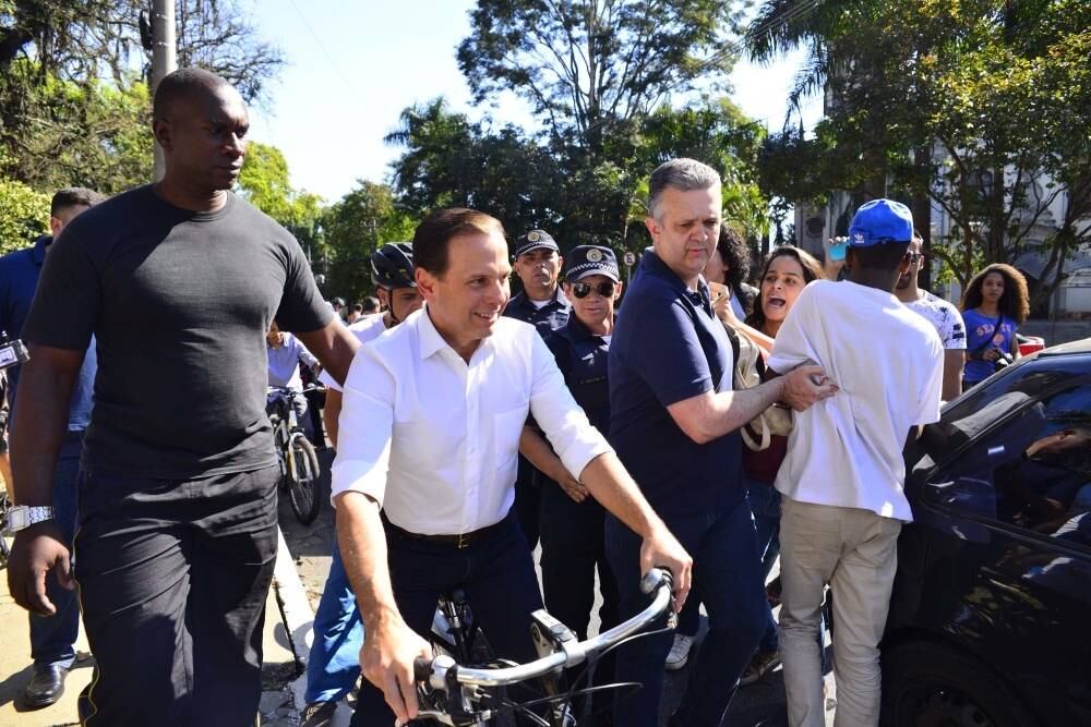 Doria em faixa da avenida Brasil