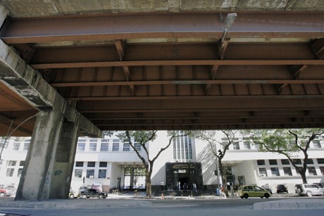 As vigas do elevado da Perimetral seriam reaproveitadas. O prejuízo pelo roubo de seis delas é calculado em R$ 14 milhões