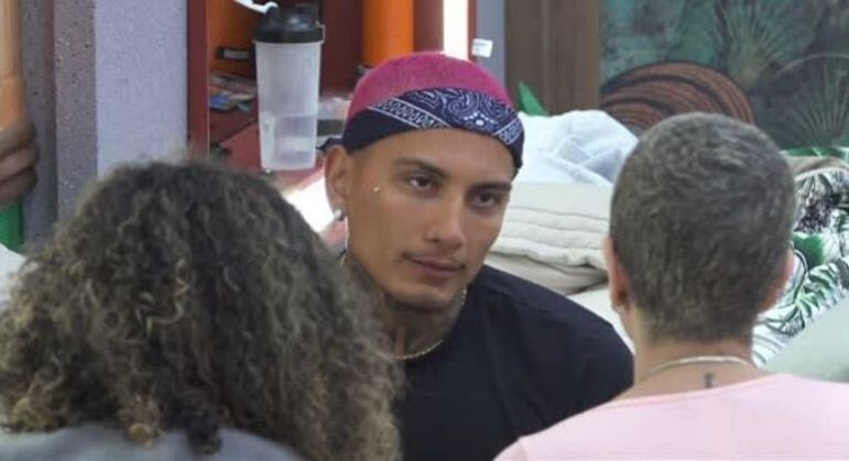 Dynho Alves conversa com Sthe Matos e Lary Bottino