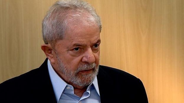 O ex-presidente Lula dá entrevista