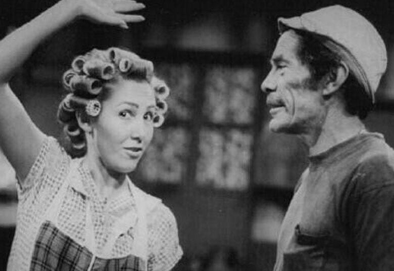 Para ela, o fim é uma "incógnita".

— Pra mim é uma incógnita porque o programa de Roberto tinha muita audiência. Era algo seguro para a Televisa. Tirando a
programação de comédia, iam colocar uma novela de uma hora no lugar

• Dona Florinda revela que ficou abraçada com o corpo de Chaves por oito horas no dia da morte