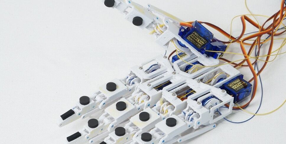 Os componentes do Handie podem ser reproduzidos usando uma impressora 3D. Os inventores japoneses alegam que desta forma seria mais barato fazer a manutenção de uma mão protética