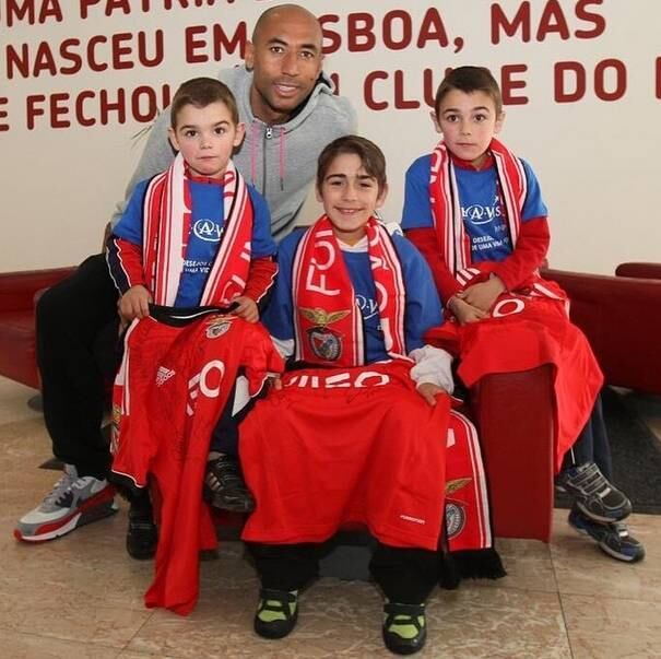 Luisão é também o estrangeiro com
mais jogos pelo Benfica, com mais de 100 de vantagem em relação ao lateral
uruguaio Maxi Pereira