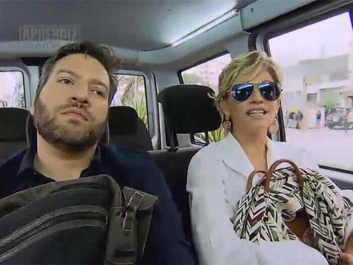 

A caminho da temida Sala de Reunião, a líder Andréa Nóbrega destacou um erro de Nahim

— Ele está sambando na cabeça de cada um do grupo. Está ligando pra
ninguém!
+ Aproveite e confira os vídeos do Aprendiz Celebridades

+ Já curtiu a página do Aprendiz Celebridades no Facebook? É só clicar!

+ Siga o Aprendiz Celebridades no Twitter e receba todas as notícias do programa
