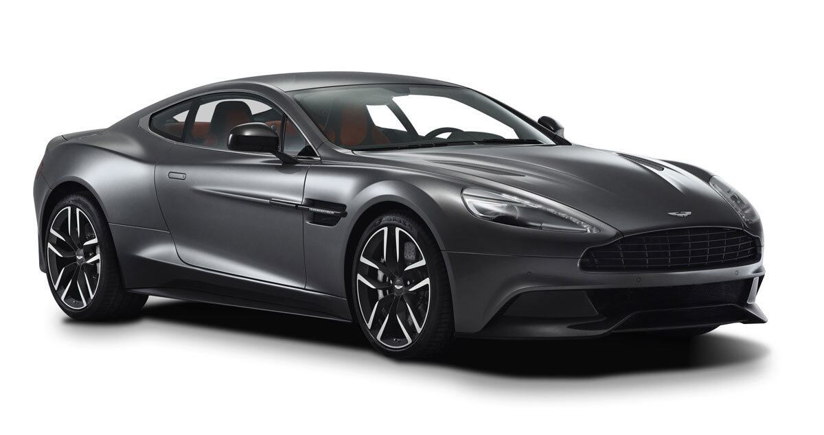 Fora dele, ele acelera este Aston Martin Vanquish, também muito elegante