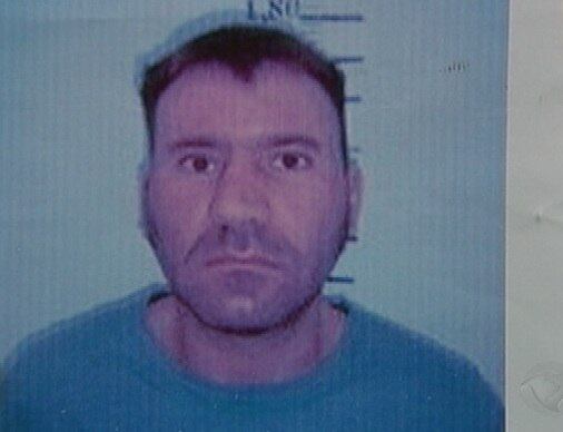 Suspeito está foragido de hospital psiquiátrico, onde cumpria pena por ter cometido três estupros