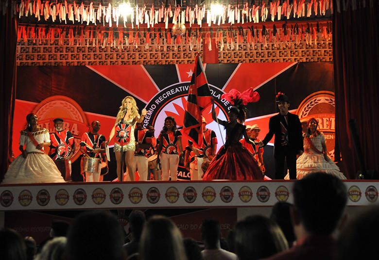 R7: Você toparia participar de uma novela, com maior quantidade de participações?
— Sim, para mim é um grande desafio. Acho válido ter essa experiência, sim, mas primeiro quero focar no crescimento do meu programa para depois pensar em administrar essas duas carreiras
+ Assista aos melhores momentos da estreia de Plano Alto
+ Conheça os personagens da nova minissérie da Record
+ “Foi um desafio falar a respeito da nossa situação governamental”, diz autor