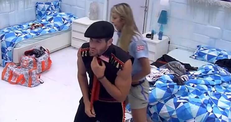 Os participantes começam a se preparar para a festa deste sábado, (22)