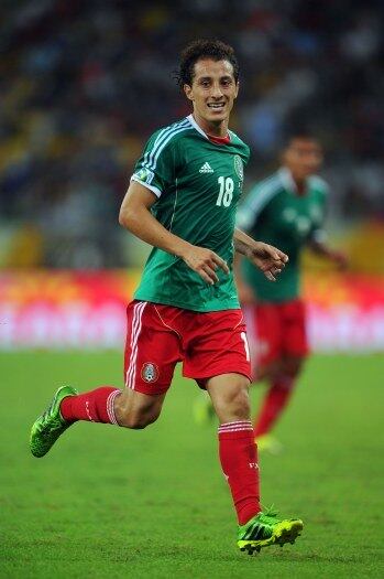 Andrés Guardado é um meia-esquerda da seleção mexicana que também merece atenção. Craque nas bolas paradas, o jogador do Valência merece uma atenção especial da defesa brasileira