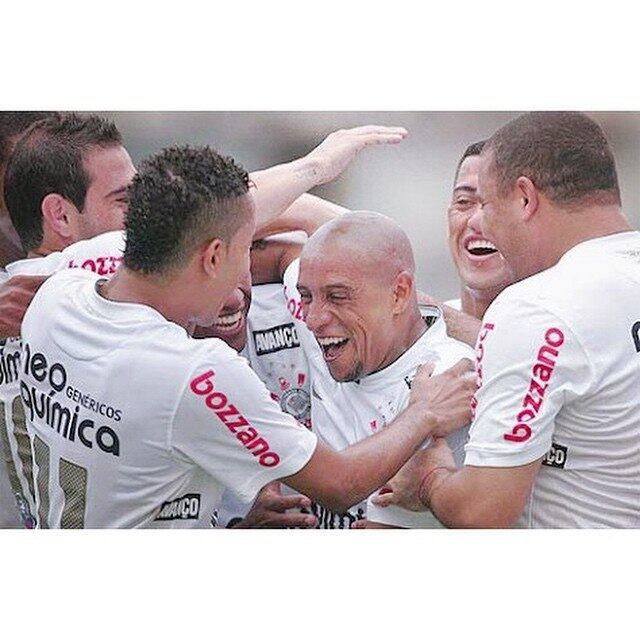 Companheiro de Roberto Carlos no Corinthians, Dentinho também não deixou parrar em branco o aniversário do amigo