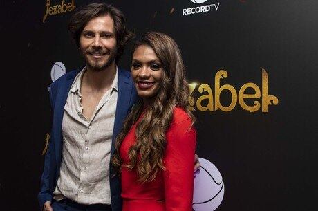 André Bankoff e Lidi Lisboa posaram para os fotógrafos