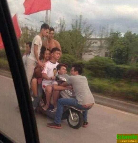 Sete numa motoca: isso aí não vai longe