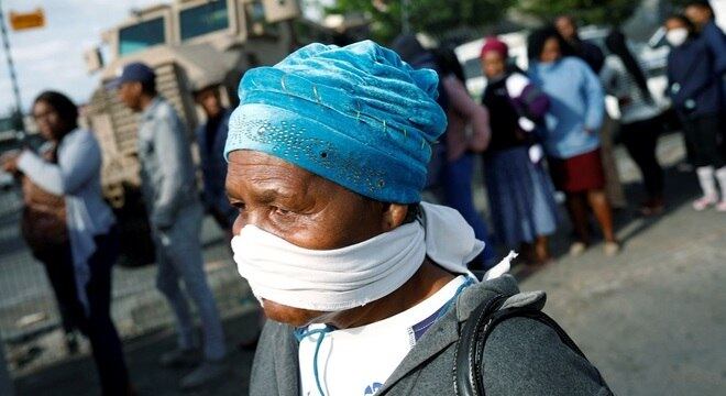 África do Sul se aproxima da marca de 1 milhão de casos de covid-19