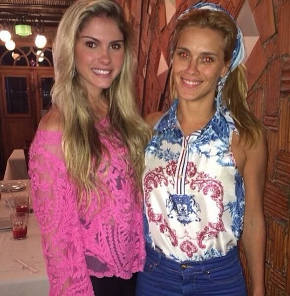 Bárbara Evans usou as redes sociais para mostrar o encontro que teve com Carolina Dieckmann, nesta segunda-feira (20), na festa de aniversário de Francisco, filho de Preta Gil. Assim que se deparou com a atriz, a vendedora da Fazenda 6 pediu uma foto. A imagem foi legendada com o seguinte comentário.
— A mulher mais linda do Brasil!