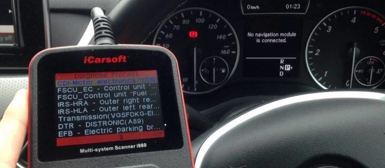 Scanner de leitura é capaz de identificar todos os problemas do carro para um diagnóstico preciso