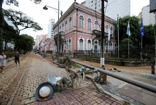 Estragos causados pelo temporal no Centro Histórico de Petrópolis