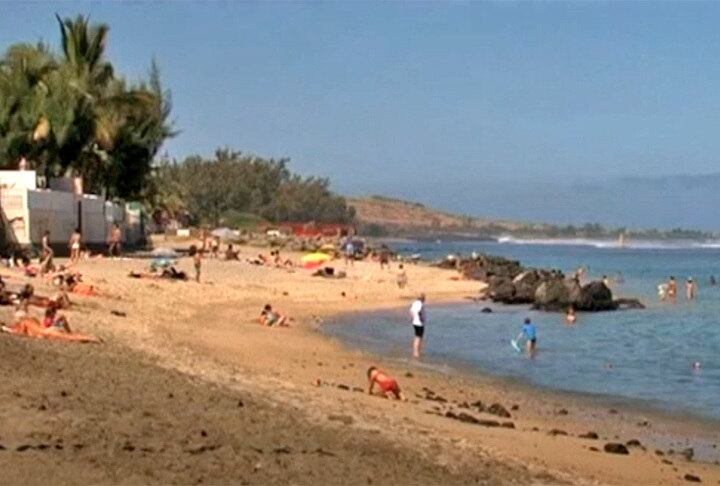 Ilha da Reunião - Fica no Oceano Índico. Desde 2011, alertas vêm sendo feitos por causa da quantidade de tubarões acima do normal.