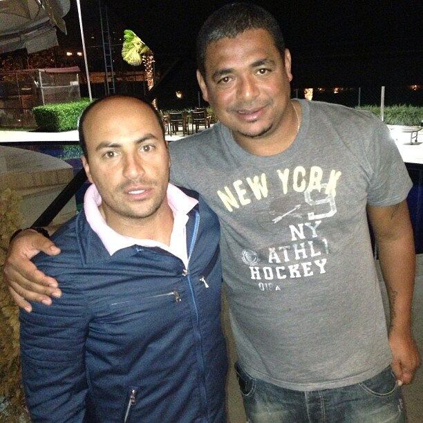 O volante Vampeta, companheiro de Aílton no rebaixamento pelo Timão, é até hoje um de seus grandes amigos no meio do futebol. Seguramente, o gosto pela bebida deve ter ajudado ainda mais na união da dupla