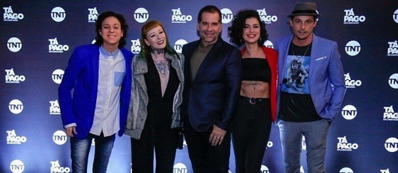 Leandro Hassum e a equipe que participou da primeira temporada de "Tá Pago"