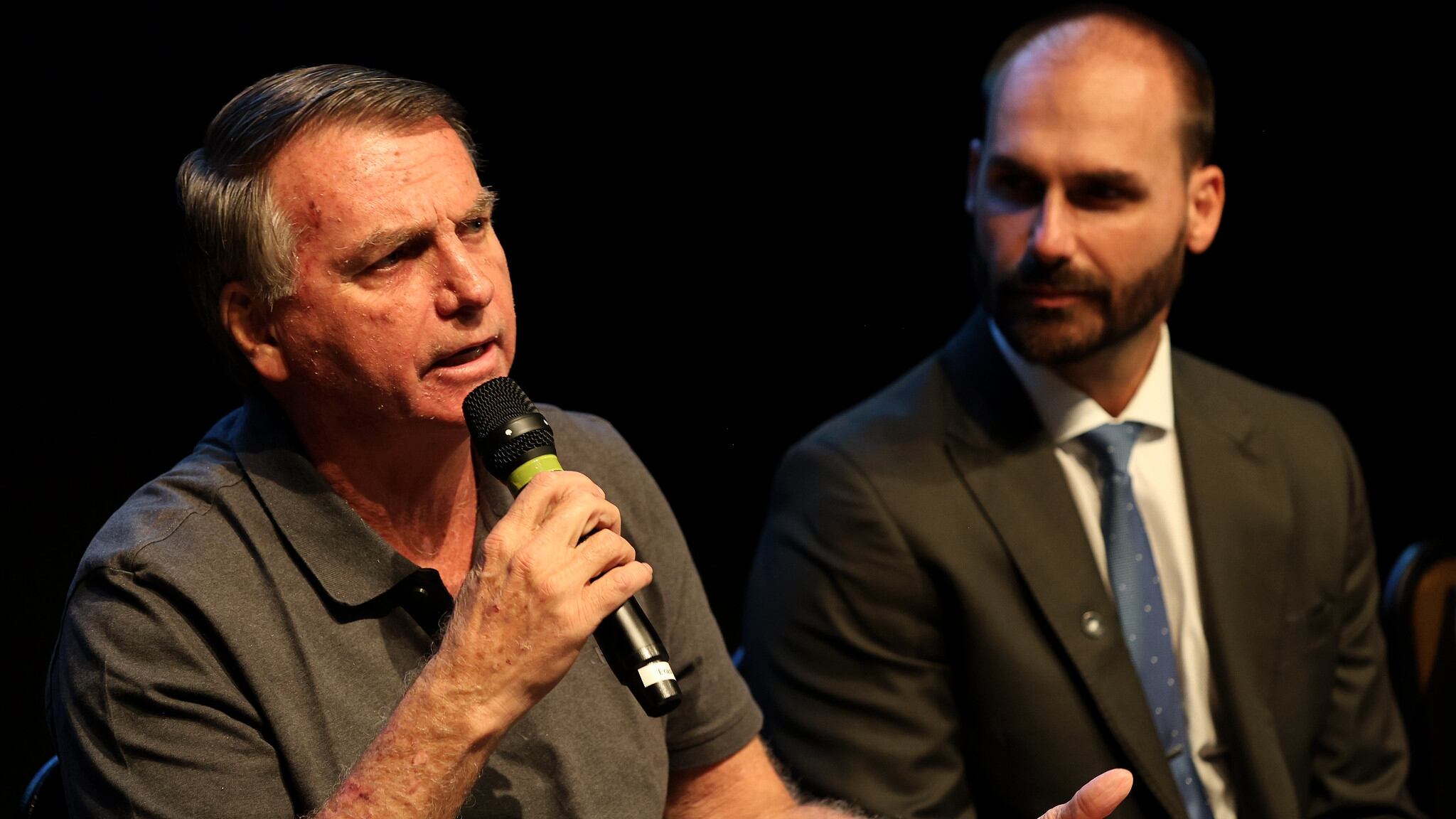 Jair Bolsonaro é acusado pela PF de corroborar e financiar as ações de Eduardo