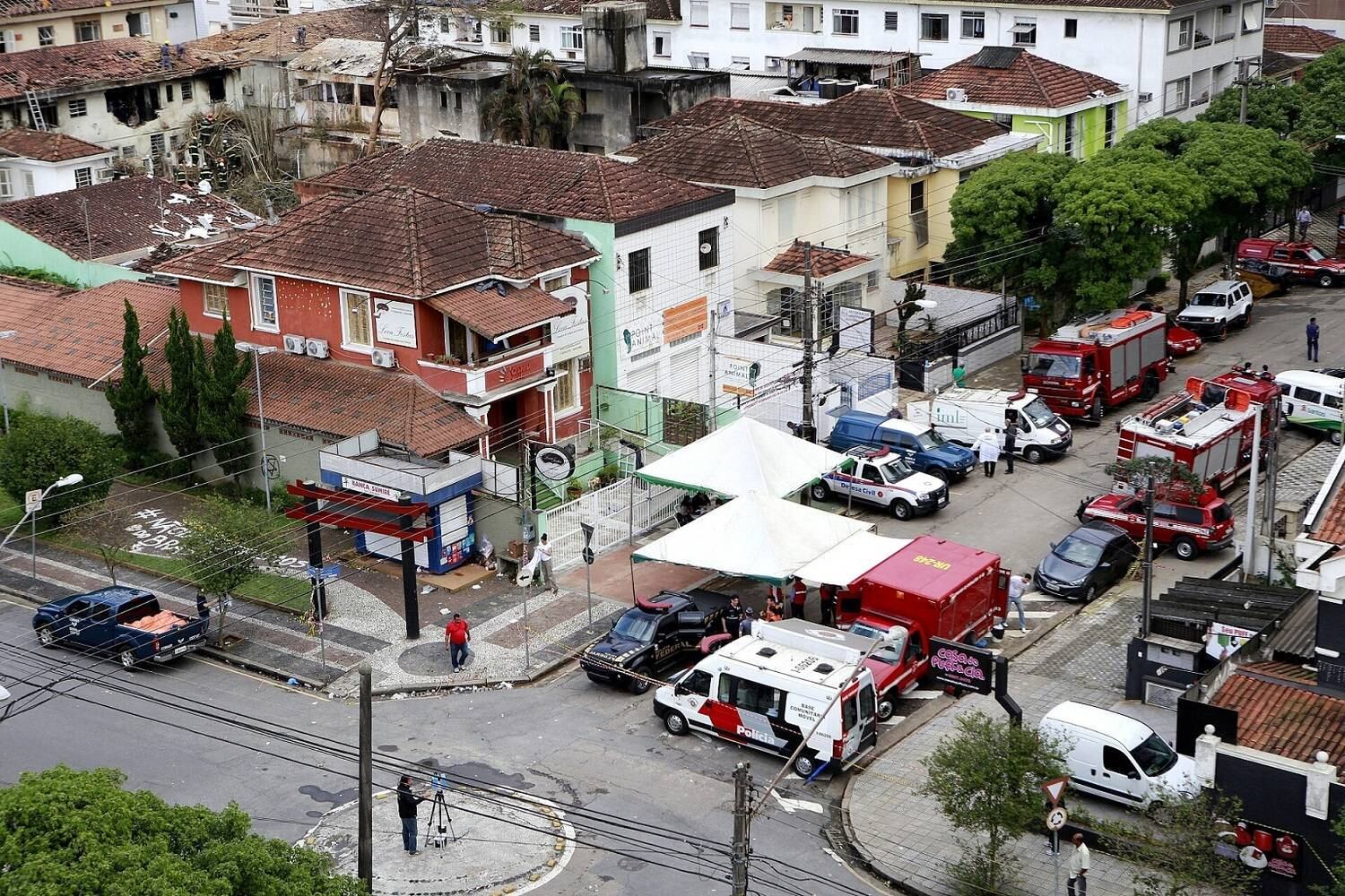 A principal teoria da conspiração não veio de boatos nas redes sociais, mas do próprio irmão de Eduardo Campos, o advogado Antonio Campos. Ele suspeita que a aeronave possa ter sido sabotada. A motivação para alguém praticar um atentado contra o candidato, porém, não foi apontada. Em janeiro de 2016, a Aeronáutica concluiu que os pilotos não tinham treinamento para o trajeto de desvio feito pelo avião e apontou também fadiga dos tripulantes 
