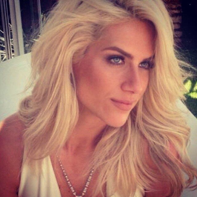 Giovanna Ewbank também compartilhou a foto de luto