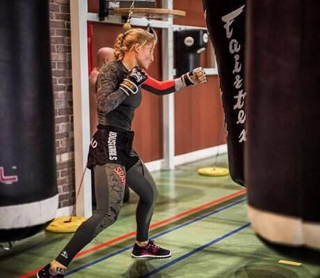 Para contratar a gata, o Bellator cobriu a proposta do UFC e ofereceu mais grana para ela do que o Ultimate