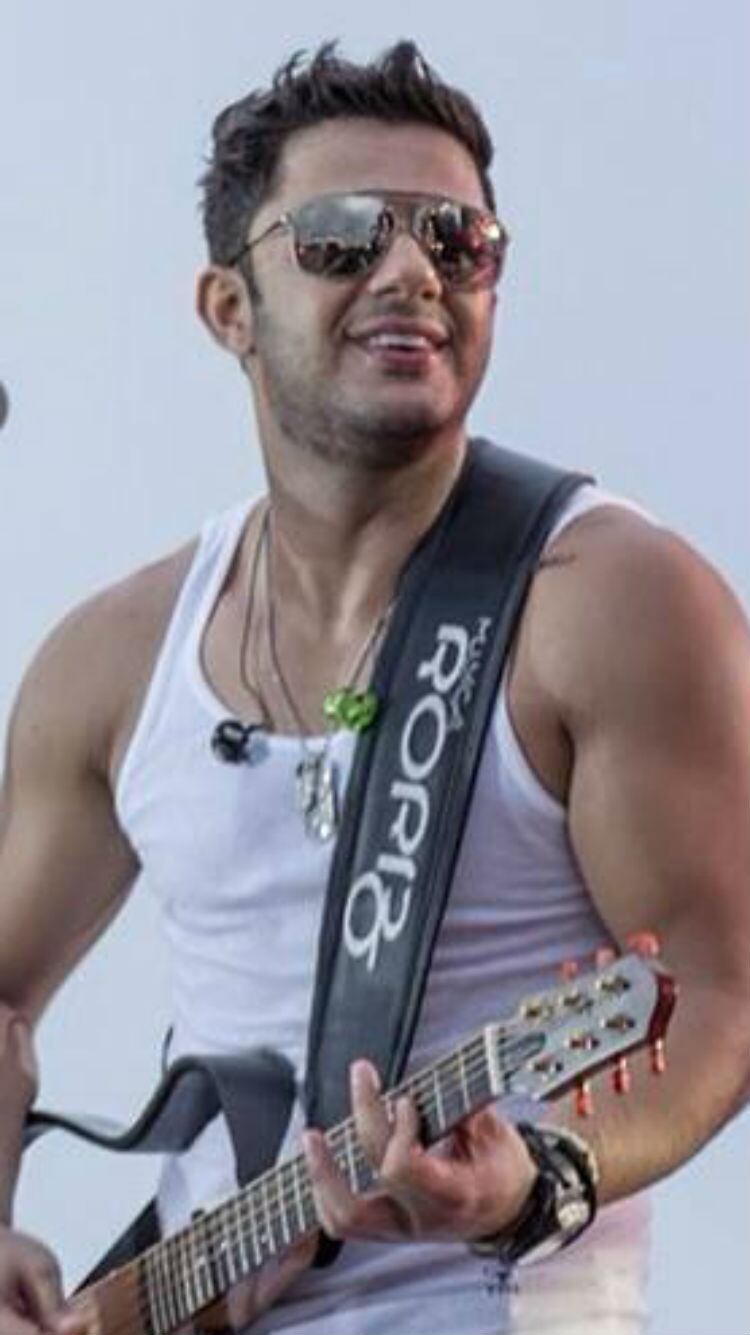 Colaboração

Embora a equipe do cantor fosse numerosa, os integrantes foram absorvidos por outros escritórios e músicos, como Gusttavo Lima e Jefferson Moraes