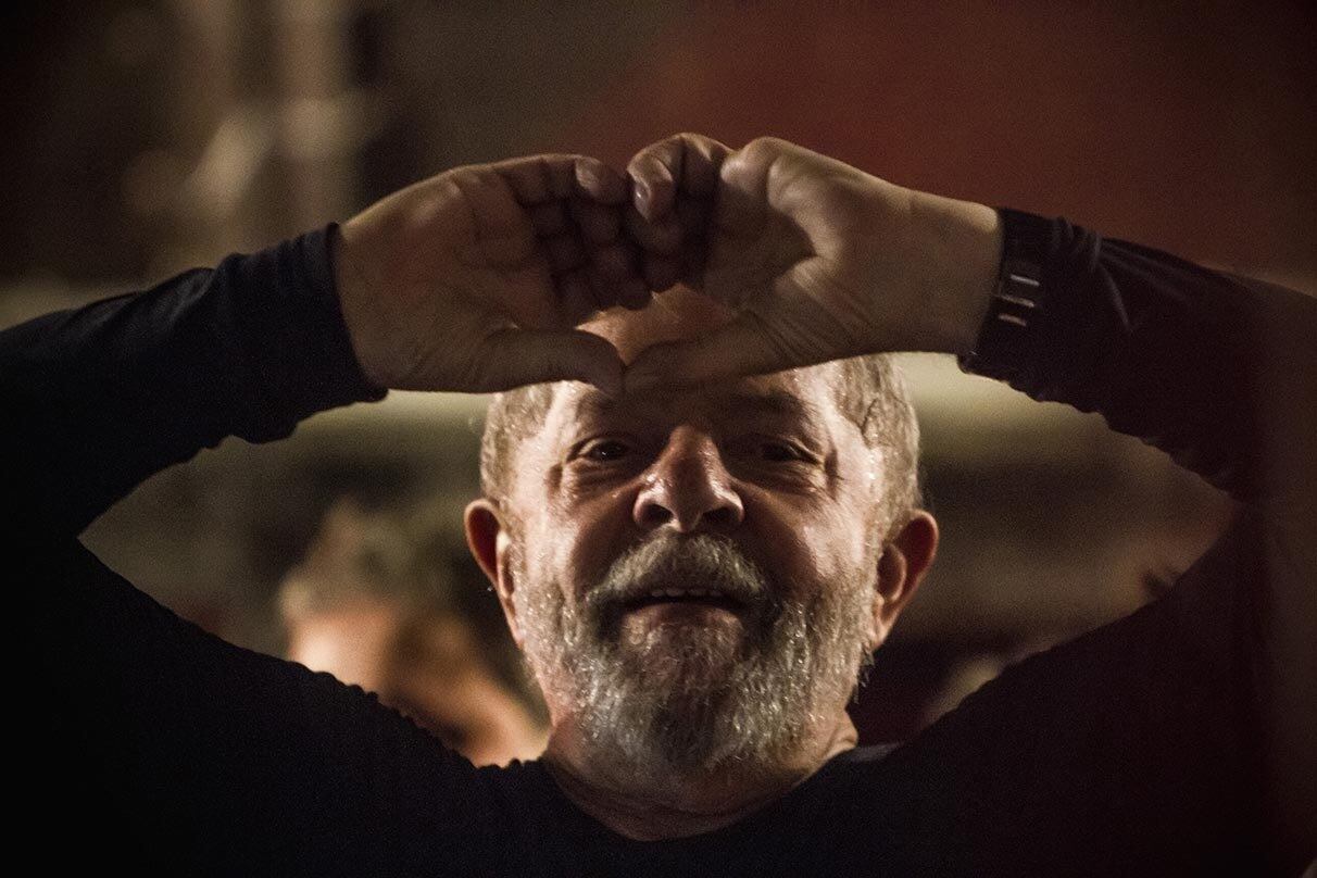 Delegados pedem transferência de Lula