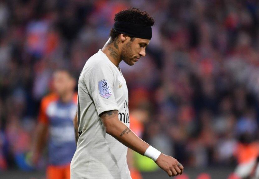 Neymar quer sair do PSG e retornar ao Barcelona. Ao menos é o que afirma o jornal espanhol "Mundo Deportivo" em sua reportagem de capa desta quinta-feira. A publicação afirma que o craque está arrependido de ter ido para o Paris Saint-Germain e que, por causa disso, teria feito chegar ao Barcelona seu desejo de retornar.
