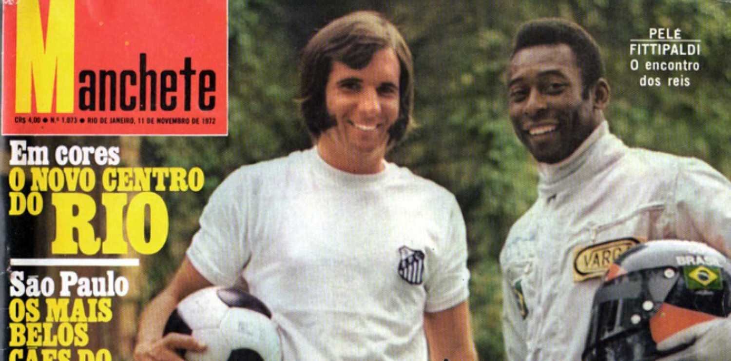 Em 1972, Pelé e Emerson Fittipaldi “trocaram papéis” na capa da revista Manchete. Enquanto o Rei vestiu o macacão, Emerson estava com o uniforme do Santos