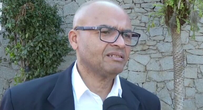 Novas informações registradas incriminam ainda mais o
enfermeiro. Entre elas, a possibilidade de ele ter tentado contratar duas
pessoas para matar Girlene. O caso continua sendo investigado. O marido segue
inconsolável: "O ser humano é uma coisa que só Deus sabe mesmo".