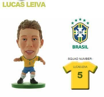 O volante Lucas Leiva, do Liverpool, ganhou versão de minicraque, mas ainda precisa vencer as lesões para aparecer entre os 23 jogadores que vão disputar a Copa