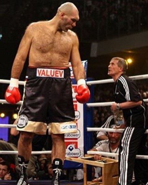 Nikolai Valuev se aposentou em 2009 e entrou para a política
em Moscou