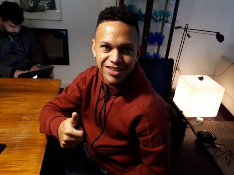 O meia-atacante Marcos Guilherme, de 22 anos, foi vendido pelo Atlético-PR ao Al-Wehda, da Arábia Saudita. Ele estava atuando no São Paulo, mas o clube não conseguiu renovar o