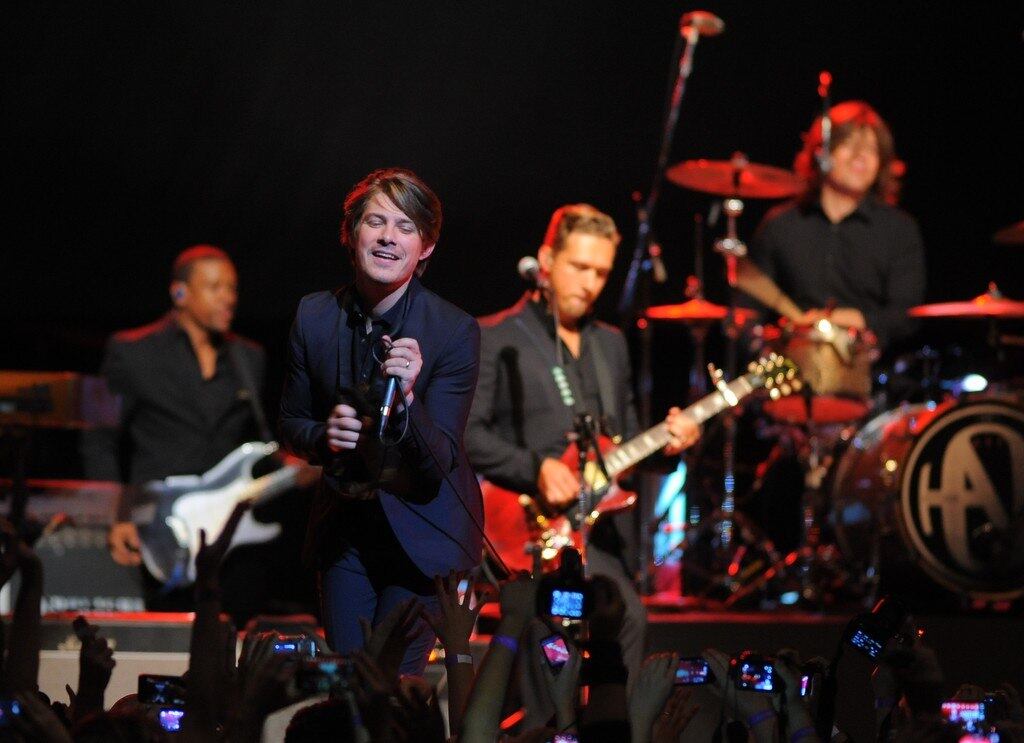 Julho
Os Hanson também agitaram o público brasileiro, fazendo dois shows, um em São Paulo e outro no Rio de Janeiro