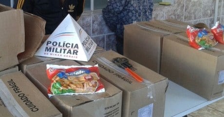 Material foi recuperado; um suspeito conseguiu fugir