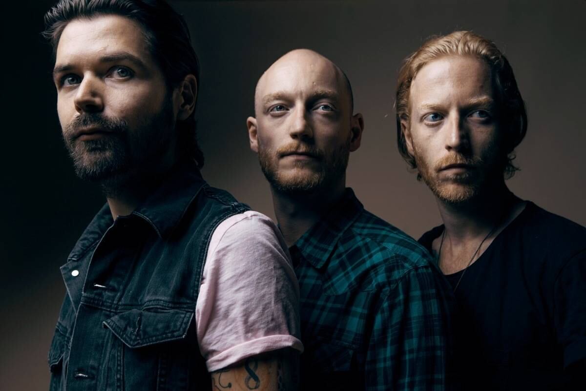 Além
destas músicas, também foram confirmadas Sounds Like Balloons, de Biffy Clyro, Don’t
Owe You a Thang, de Gary Clark, Jr., Asleep At The Wheel, de Band of Skulls, Sometimes,
de Blitz Kids, e Under The Pressure, de The War On Drugs