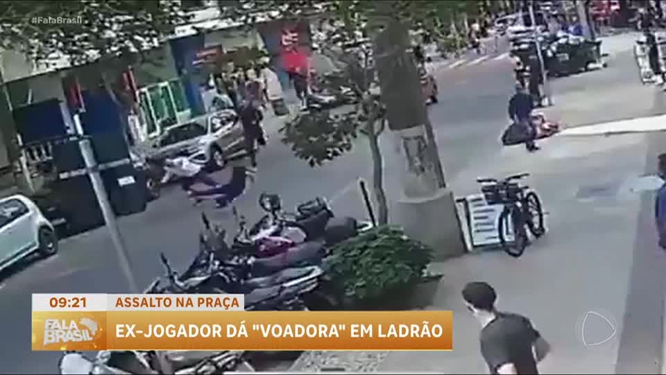 Ex-jogador do Santos impede assalto em barbearia no litoral paulista