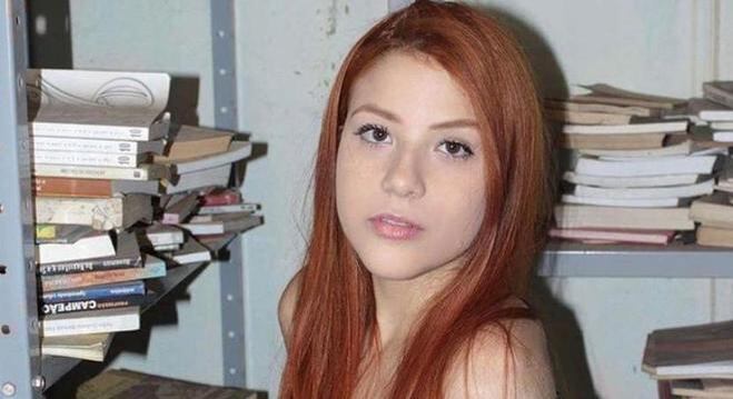 Filha de professor, Laura cresceu cercada de livros