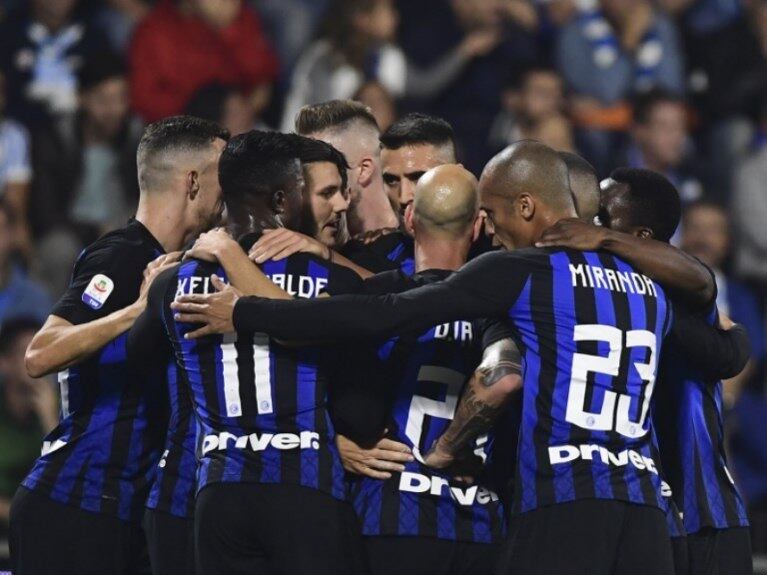 Na Itália, a compra dos gigantes de Milão foi um fenômeno recente. A Internazionale foi comprada em 2016 por Zhang Jindong, chinês dono da Suning Commerce, pela bagatela de ap