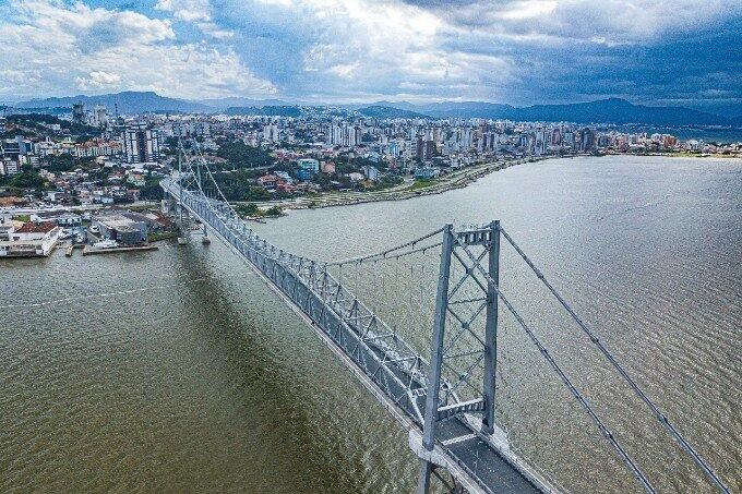 Presença do vírus em águas residuais de Florianópolis foi identificada 2 meses antes do 1º caso