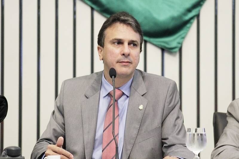 Candidatura de Camilo Santana foi viabilizada após o Solidariedade não conseguir emplacar nenhum nome próprio