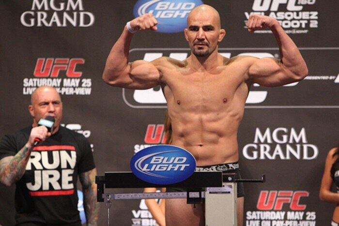 Glover Teixeira está invicto há 20 lutas e sonha em ser campeão da categoria dos meio-pesados (93 kg)
