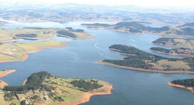 Reservatórios de abastecimento do Sistema Cantareira voltaram a ficar 50% abaixo do volume