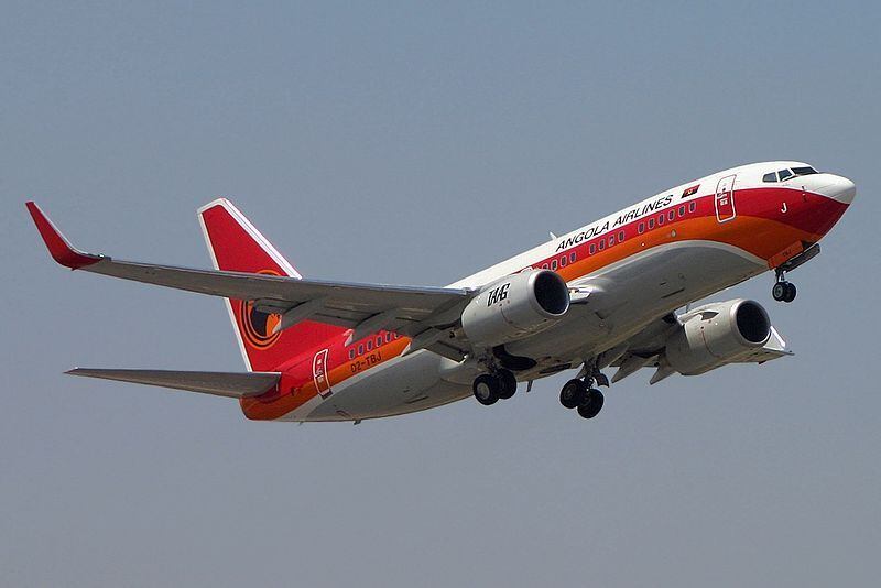 O 737-700 da TAAG, matrícula D2-TBJ, envolvido na ocorrência