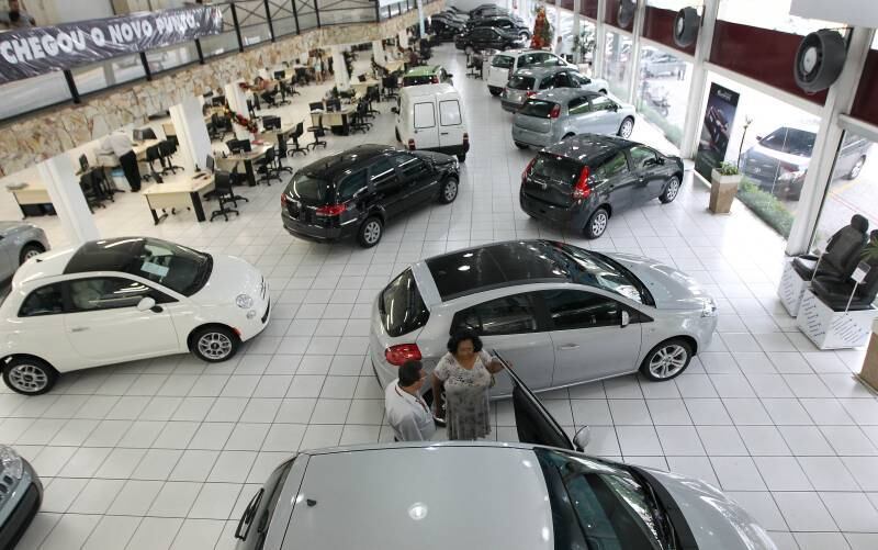 Vendas sofrem novo recuo segundo federação dos concessionárias