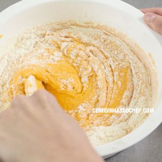 Bolo de Cenoura Fofinho de Liquidificador